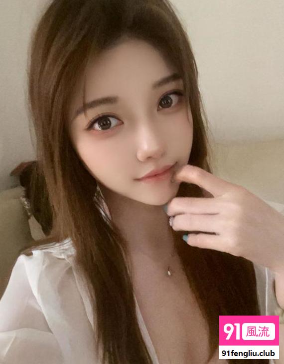 胸大臀翘女友系老师